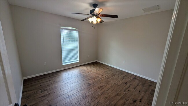 Building Photo - 5333 W Customer Ct