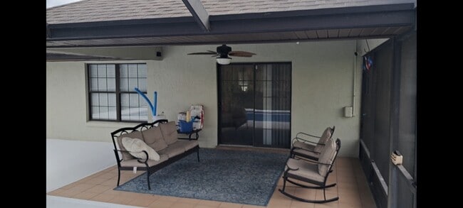 Building Photo - 8055 SW 53rd Ct