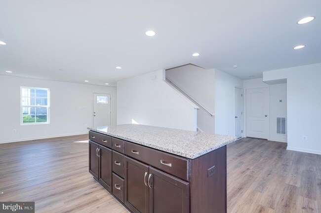 Building Photo - 192 Ludgate Mnr