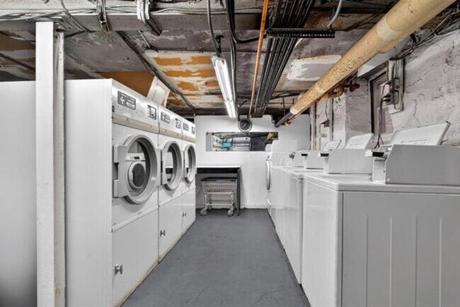 Building Photo - 6045 JFK Blvd E