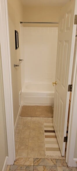 Building Photo - 100 Kerr Pky