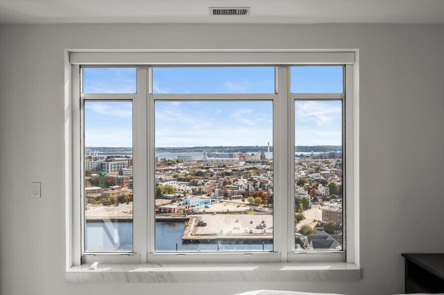 Building Photo - 100 Harborview Dr