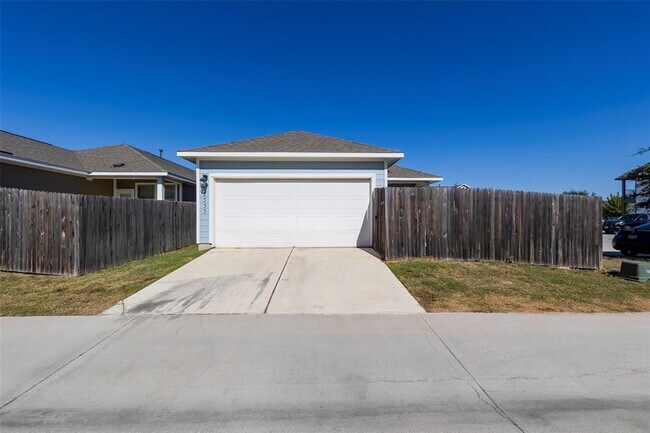 Building Photo - 2533 Pecan Island Dr
