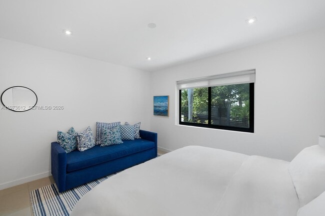 Building Photo - 114 5th Dilido Terrace