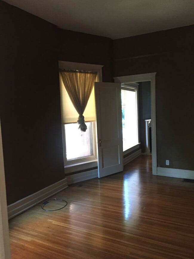 Building Photo - Saint James Ct