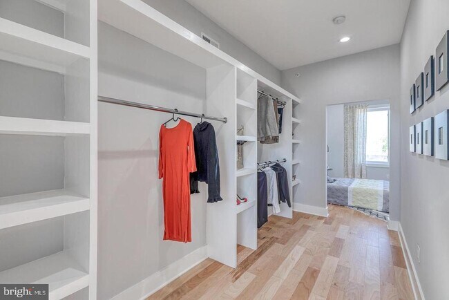 Building Photo - 2636 Latona St