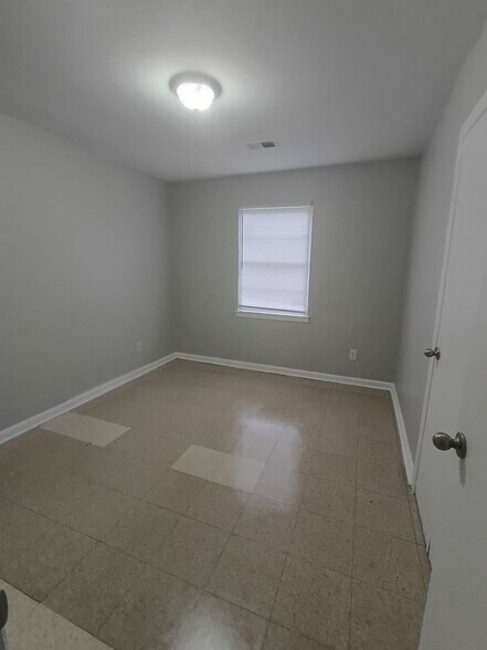 Building Photo - 2551 Dakar Ave