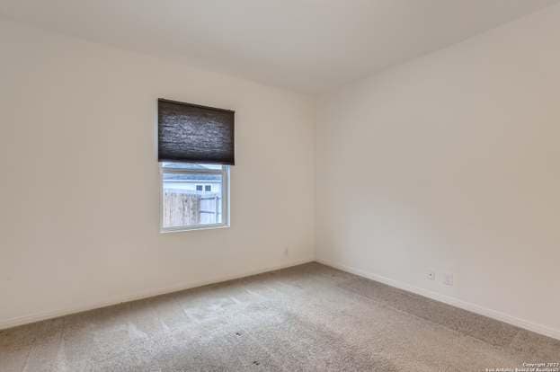Building Photo - 4950 Hallies Gdn