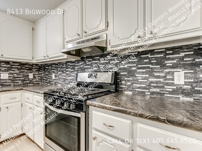 Building Photo - 8413 Bigwood Dr