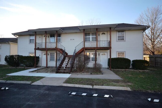 Building Photo - 214 SE Wingate St