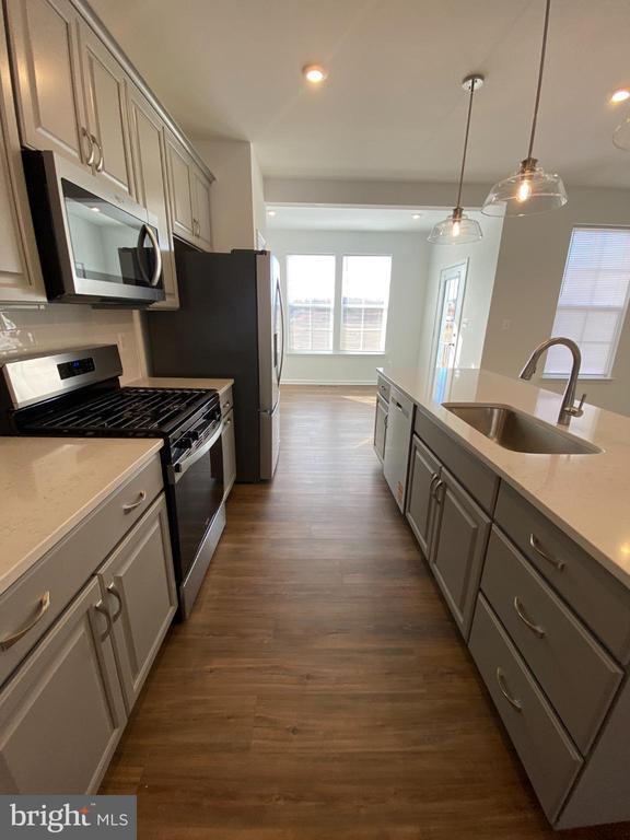 Building Photo - 37 Abigail St