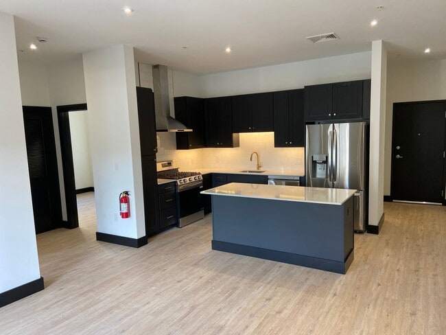 Primary Photo - Beautiful two-bedroom apartment at Waterma...