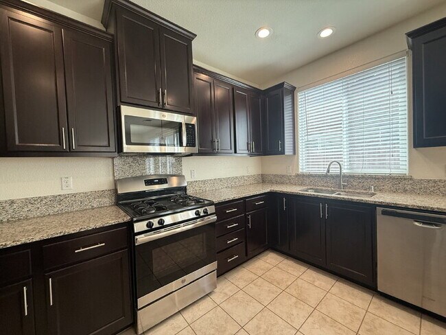 Building Photo - 3654 el Dala Ln