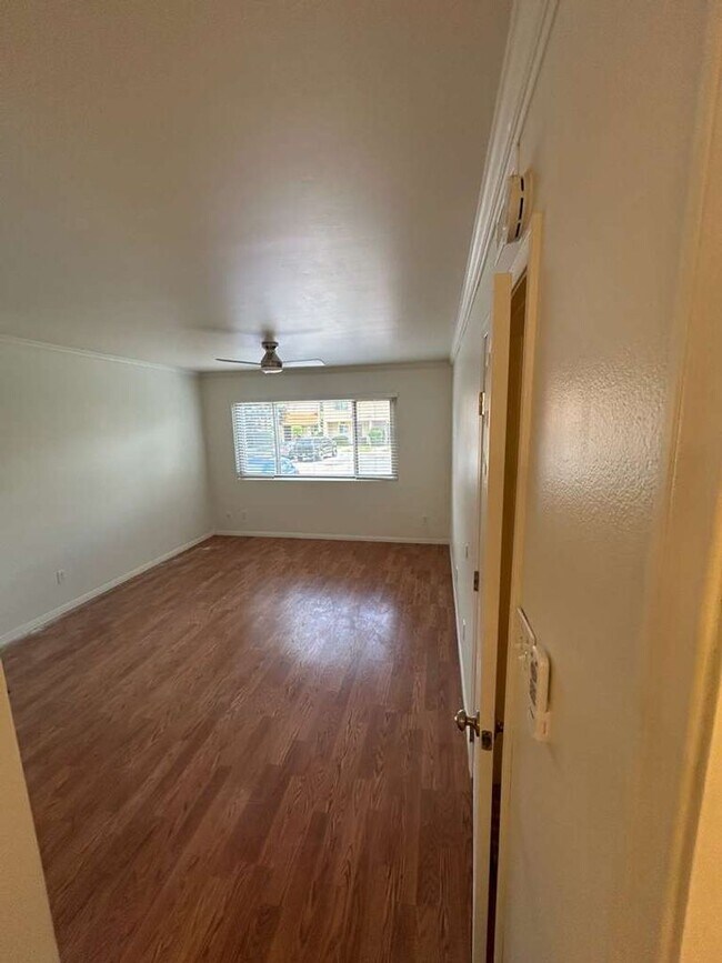 Building Photo - Upgraded 2 Bedroom 2 Bath Condo, Available Now!