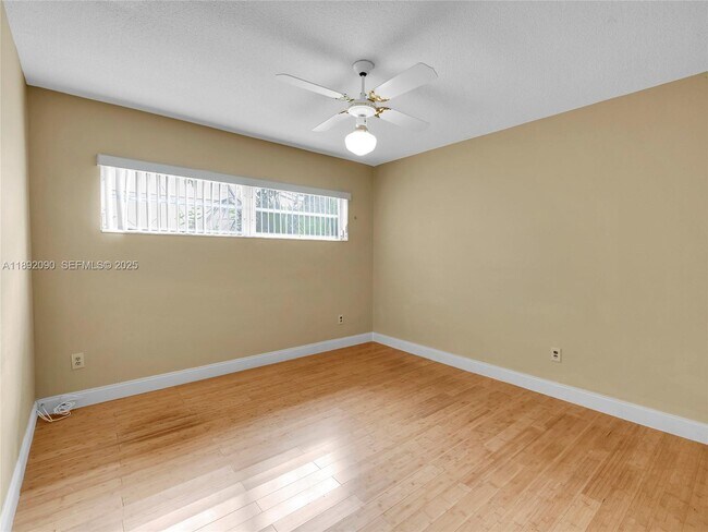 Building Photo - 1109 Biarritz Dr