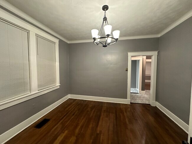 Building Photo - 688 Tate Ave