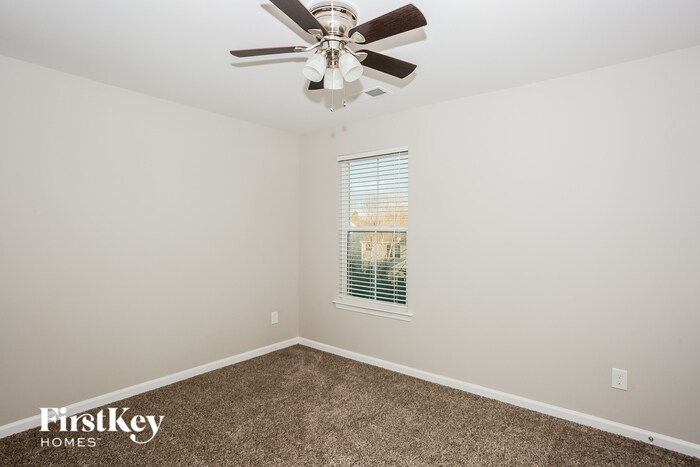 Building Photo - 2030 Hamil Ridge Dr