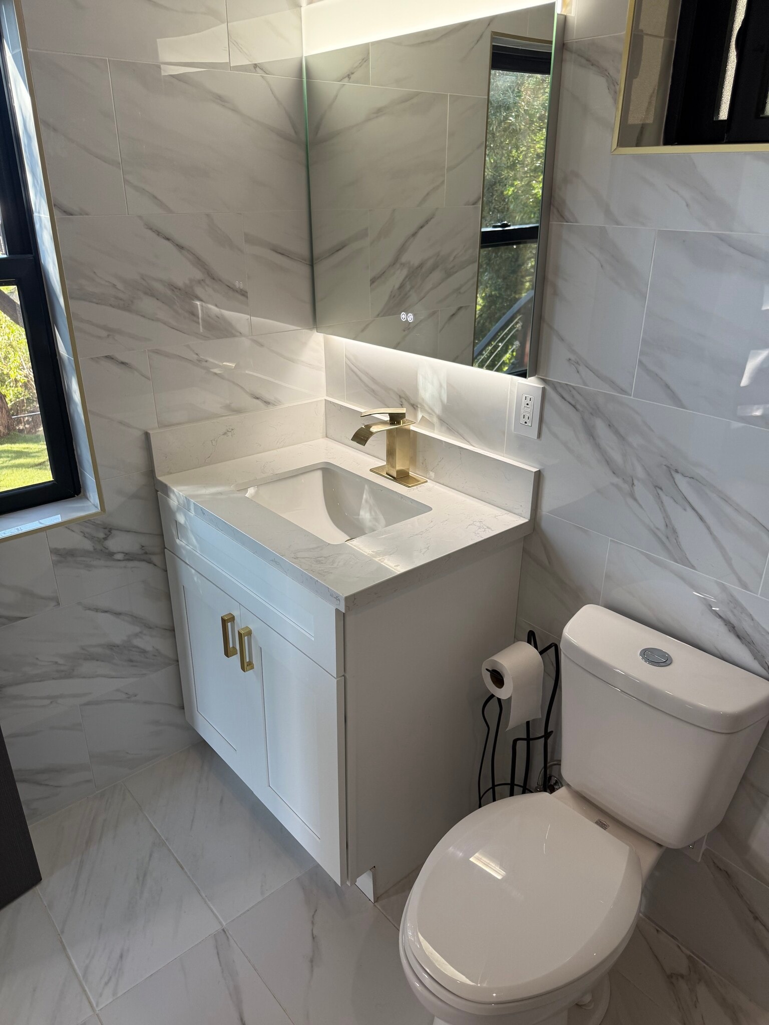 Building Photo - 2315 Loma Vista Pl