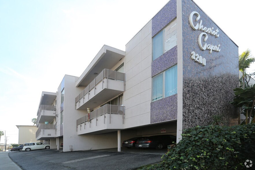 Cheviot Capri - Cheviot House