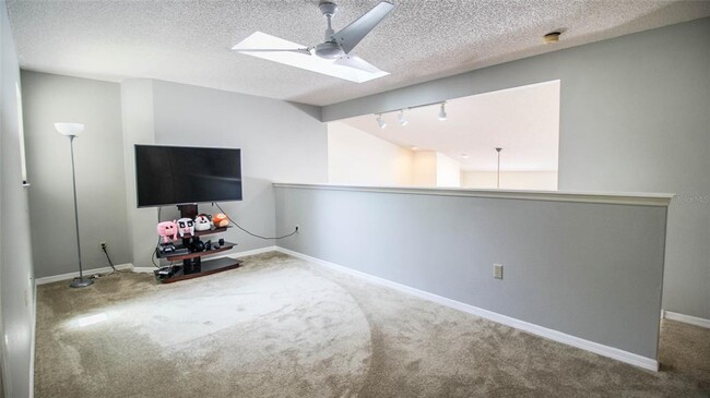 Building Photo - 913 Red Dandy Dr