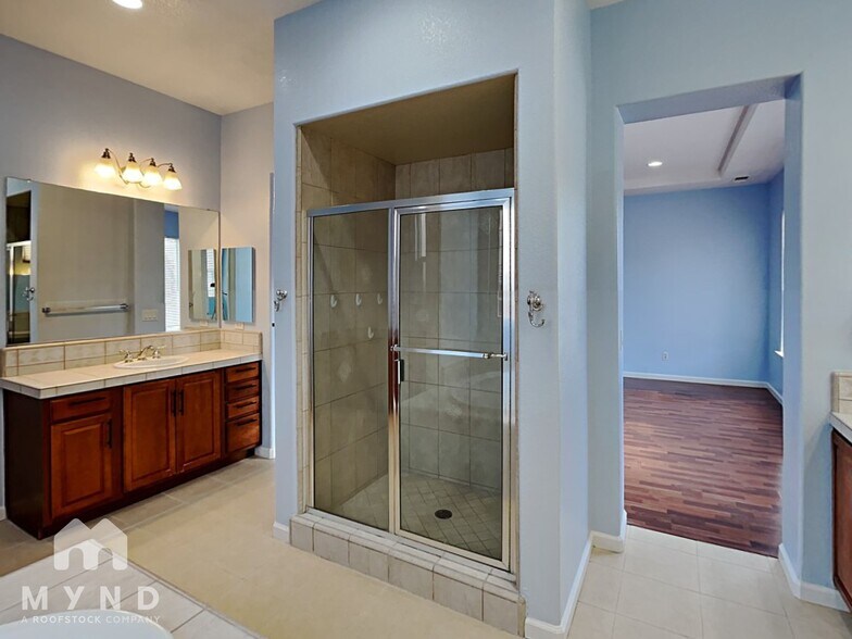 Building Photo - 1650 Brightstone Ct