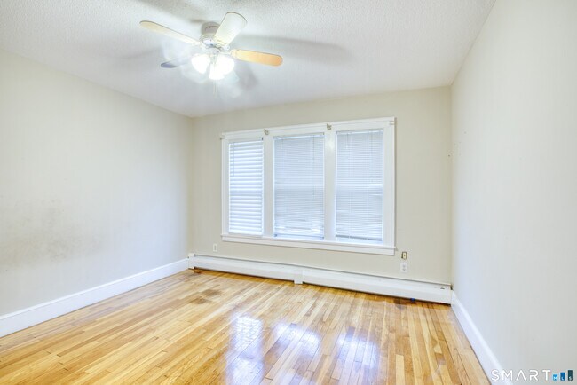 Building Photo - 117 John Ave