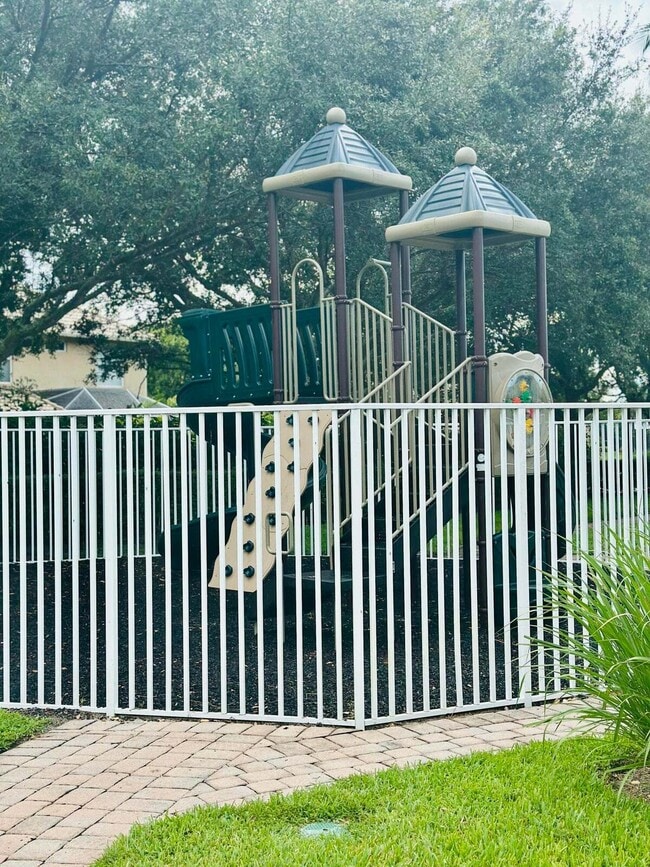 Building Photo - 3769 Victoria Rd