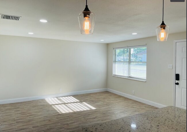 Building Photo - Glen Ave