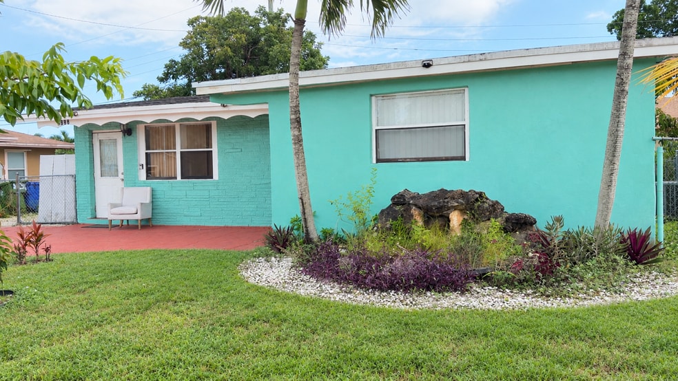 Building Photo - 2220 NW 23rd Ln