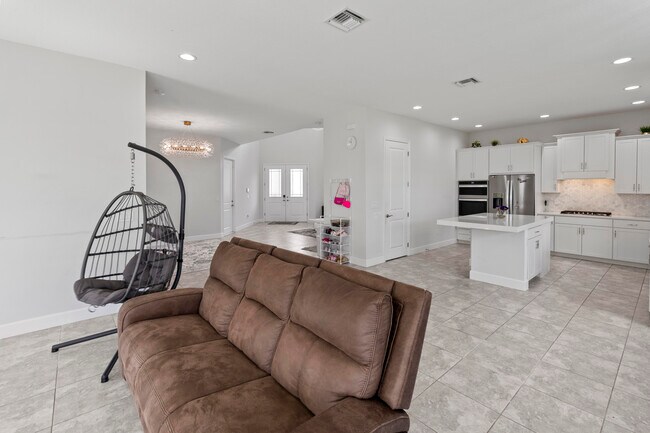Building Photo - 15134 Cameo Ct