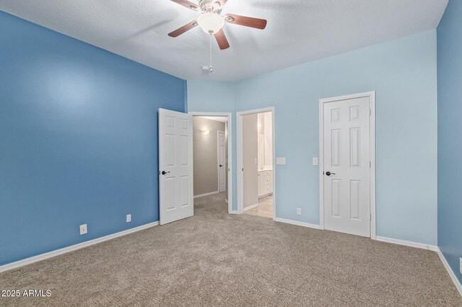 Building Photo - 1211 E Desert Flower Ln