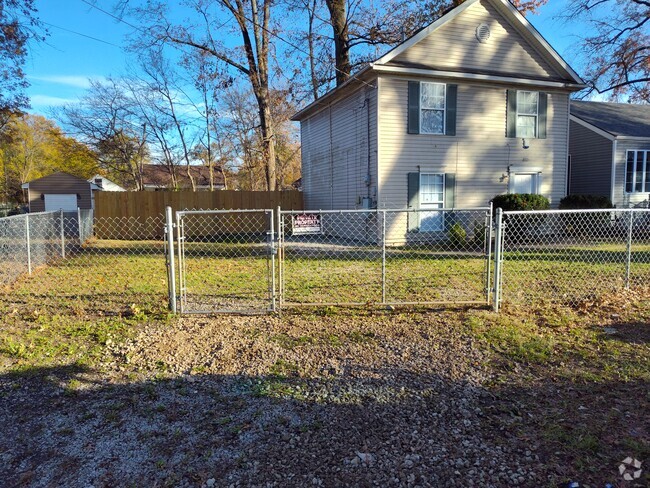 Building Photo - 4013 Churchman Ave