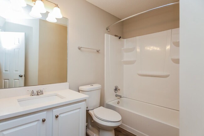 Building Photo - 1041 Crest Ridge Pl SW