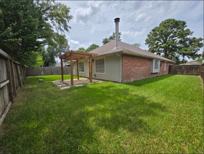 Building Photo - 9423 Rippling Fields Dr