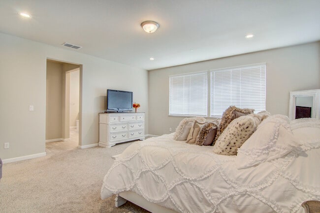 Building Photo - 5706 Desert Mallow St