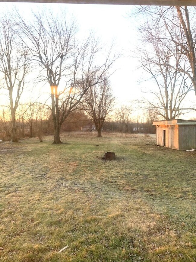 Building Photo - Shelby Schools, country ranch with garage