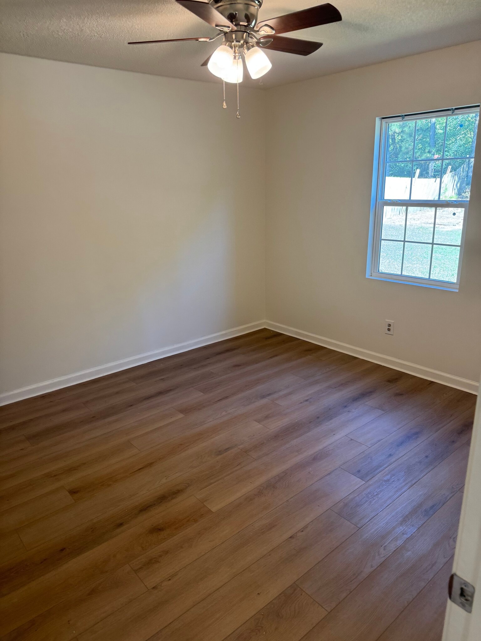 Building Photo - 2208 Mary Jane Dr