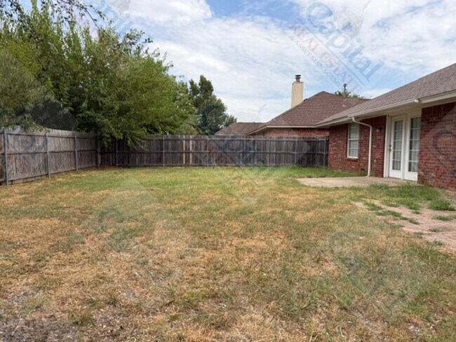 Building Photo - 1720 Briarcreek