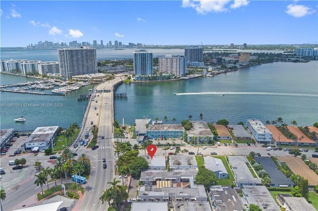 Primary Photo - 2101 Bay Dr