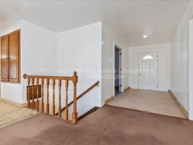 Building Photo - 6837 Creekcove Way