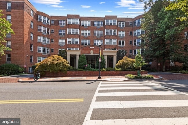 Building Photo - 2500 Q St NW