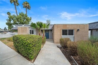 Building Photo - 22400 Canyon Club Dr