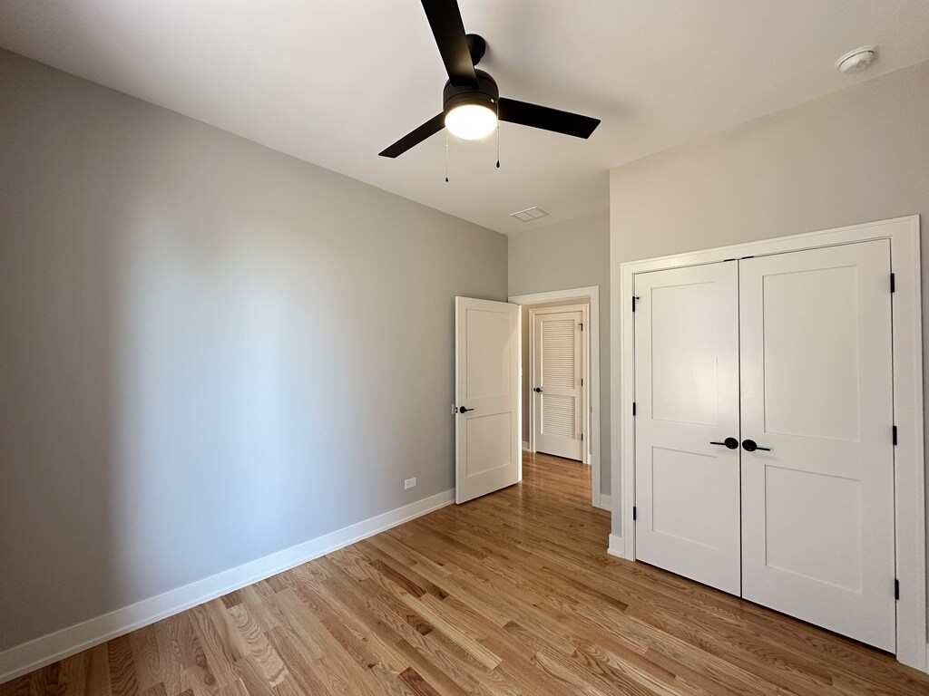 Building Photo - 2100 W 18th Pl