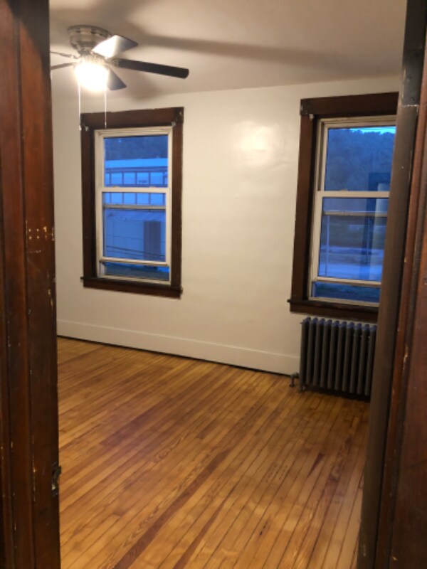 Building Photo - 700 Airbrake Ave