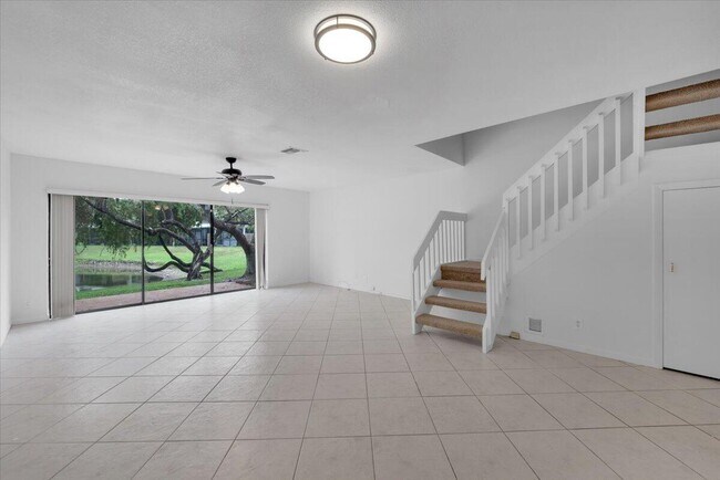 Primary Photo - 4718 NW 82nd Ave