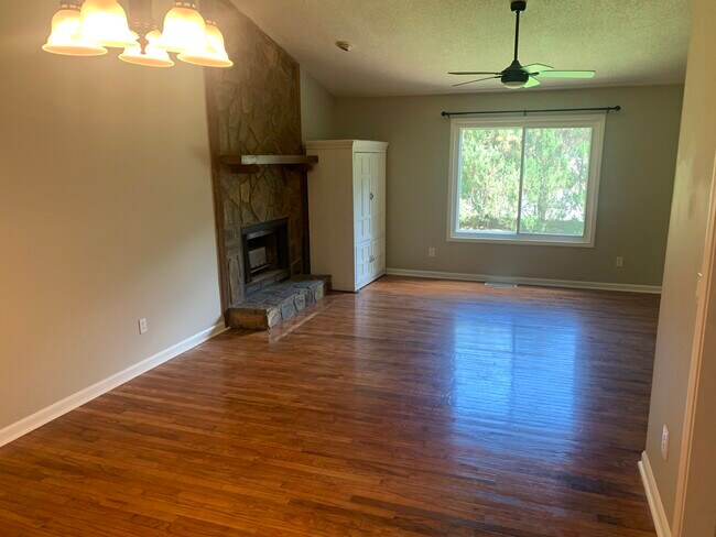 Building Photo - 5812 Sailboat Pointe