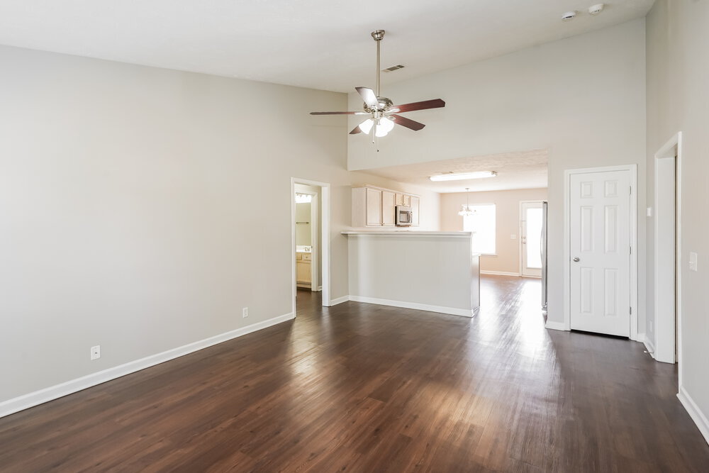Building Photo - 7140 S Hampton Blvd