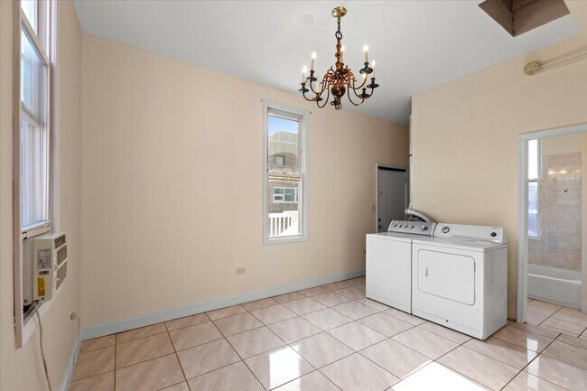 Building Photo - 229 Racine-2