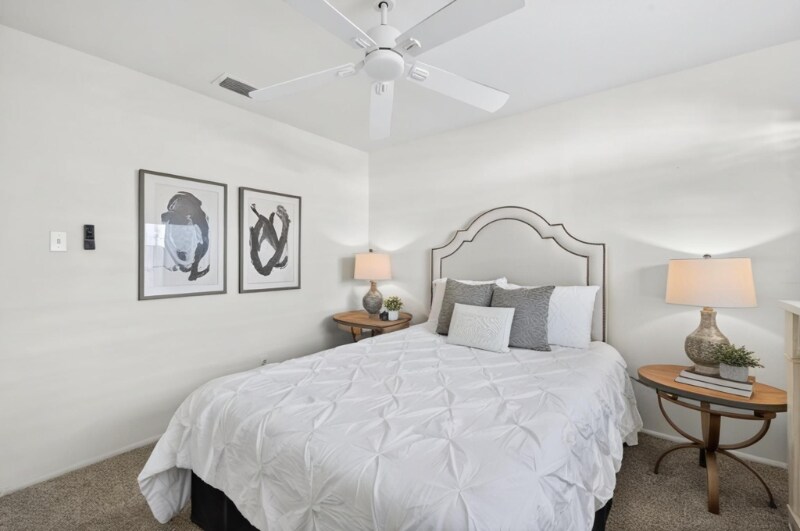 Building Photo - 8195 Coachlight Cir