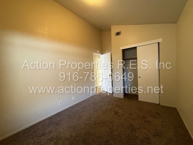 Building Photo - Cozy 3 Bed, 2 Bath - Single Story - New Pa...